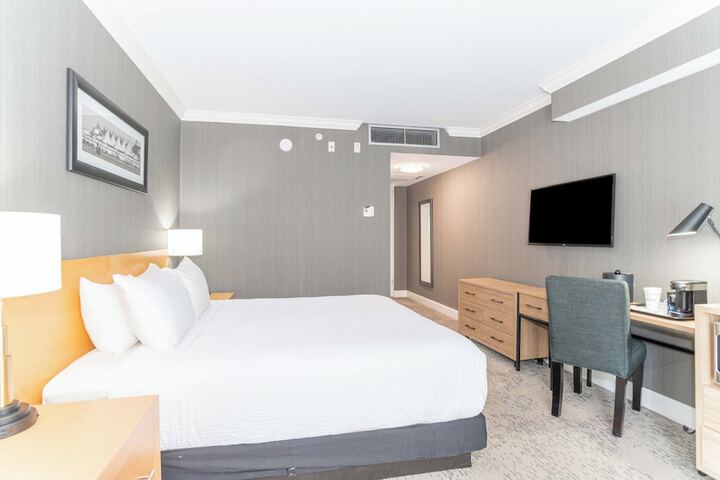 Sandman Signature Vancouver Airport Hotel & Resort