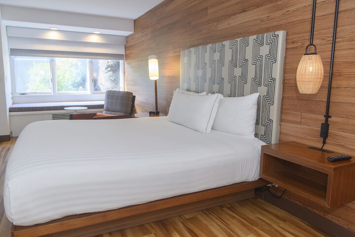 Room 33 of 63