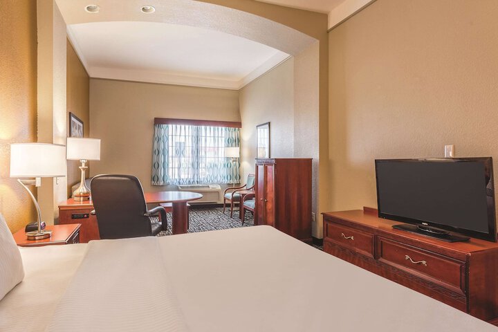 Room 14 of 32