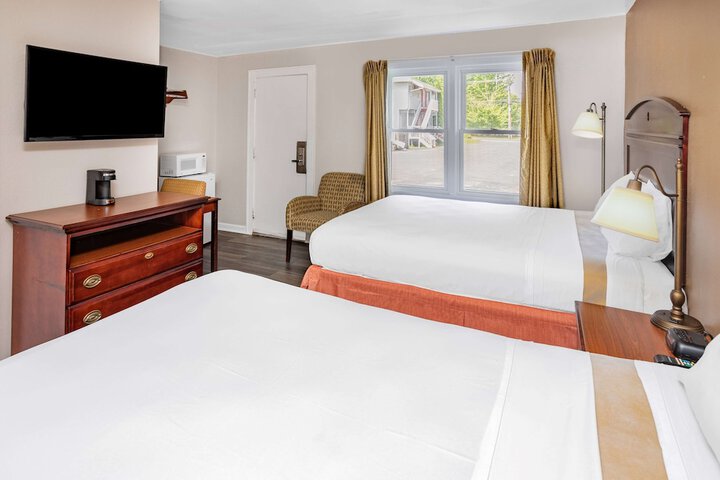Room 13 of 20