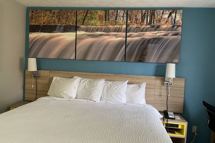 Room 13 of 28