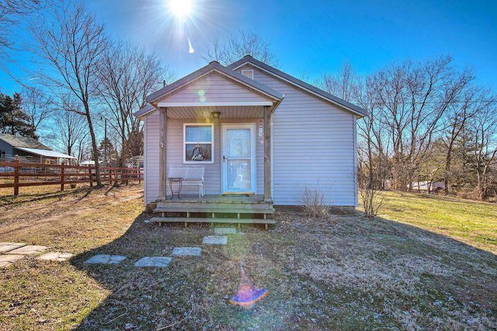 the Brewer Guesthouse Tiny Home w / Patio & Yard!
