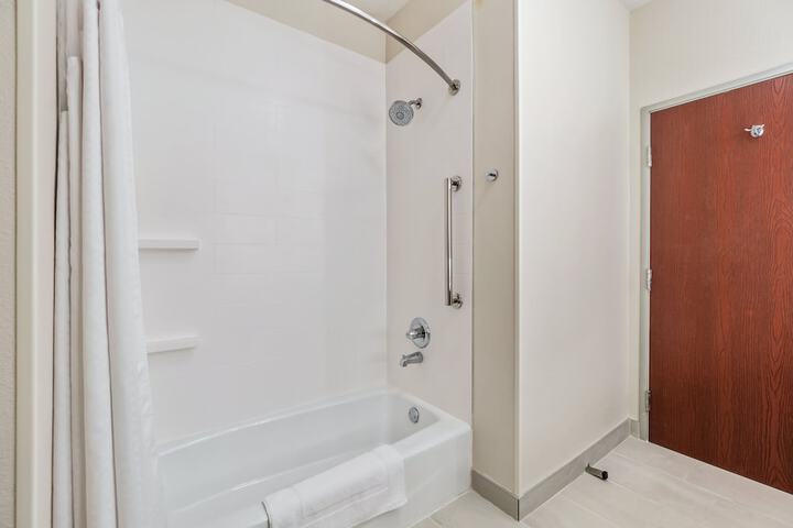 Holiday Inn Express Suites Van Buren-Ft Smith Area by IHG