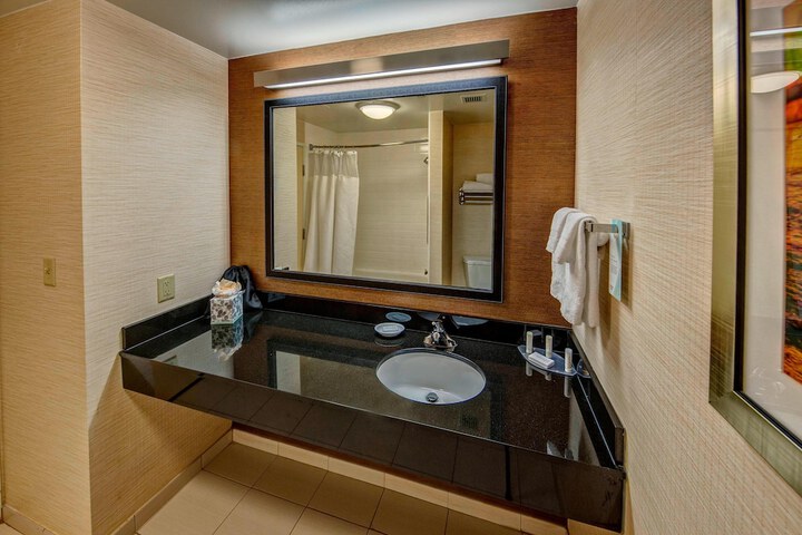 Room 15 of 23