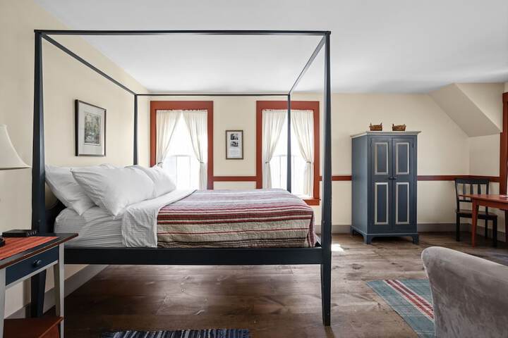 Artists Colony Inn