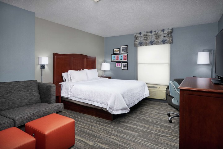 Room 16 of 38