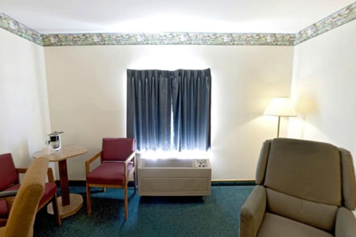 Room 8 of 13