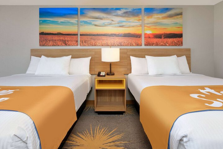 Room 16 of 28