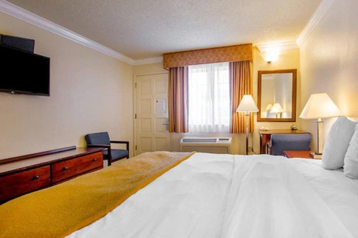 Room 14 of 29