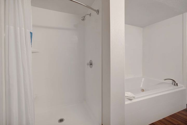 Room 21 of 45