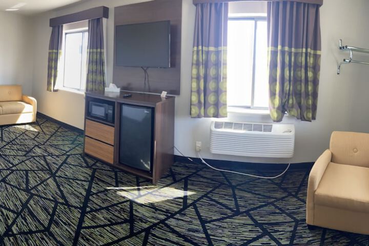Room 13 of 22