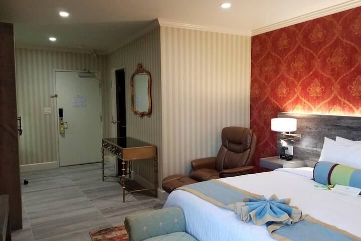 Room 18 of 28