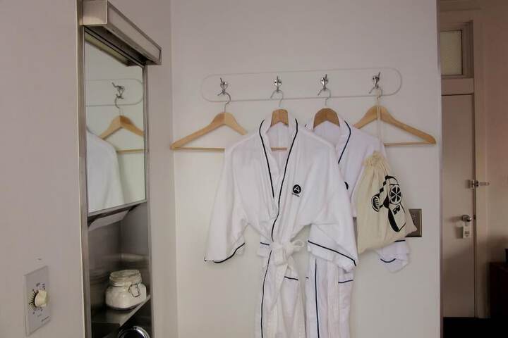 Room 13 of 15
