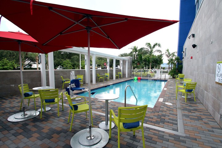 Pool 4 of 54