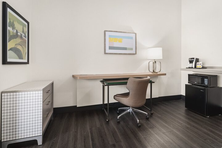 Room 26 of 42