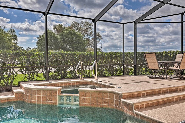 The Aviators Dream: Pool Spa & Private Runway!