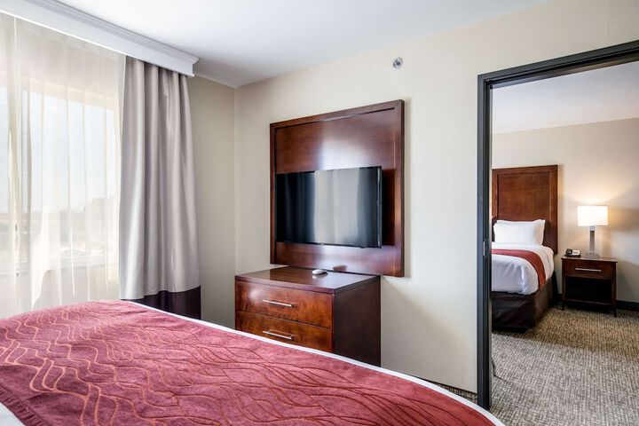 Room 33 of 50
