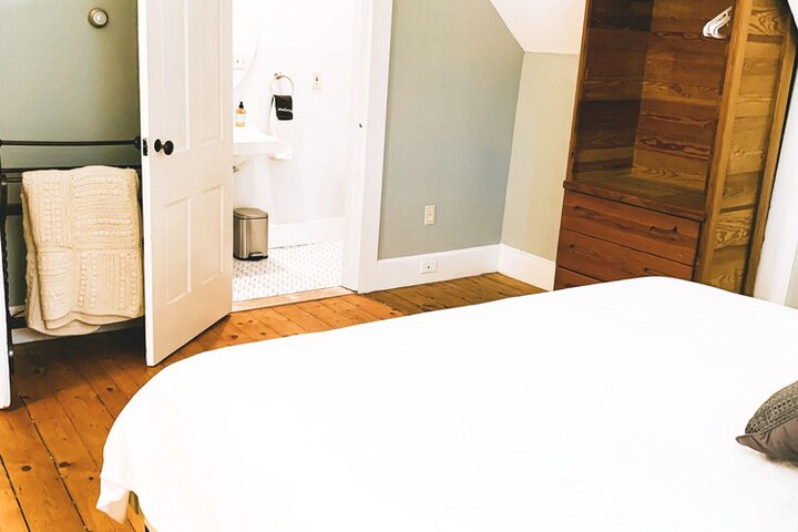 Room 21 of 76