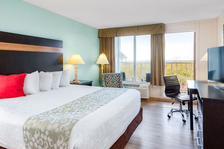 Ramada Plaza by Wyndham Nags Head Oceanfront