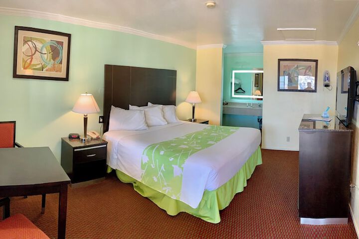 Room 10 of 13