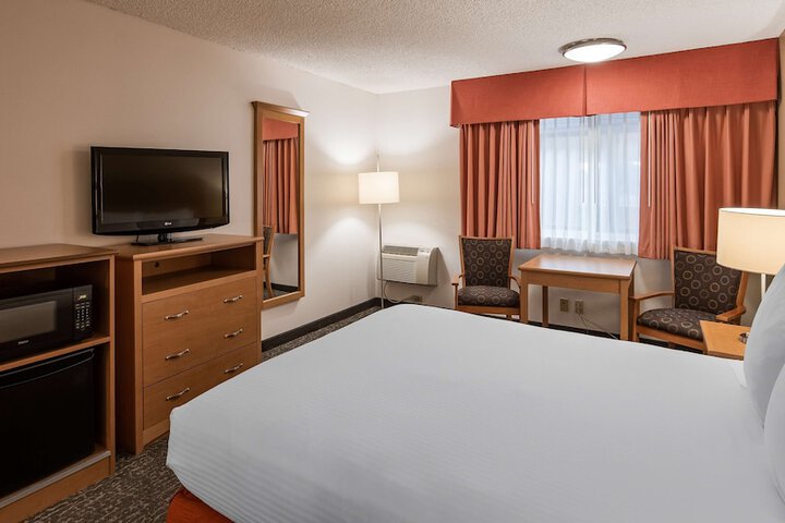 Room 19 of 39