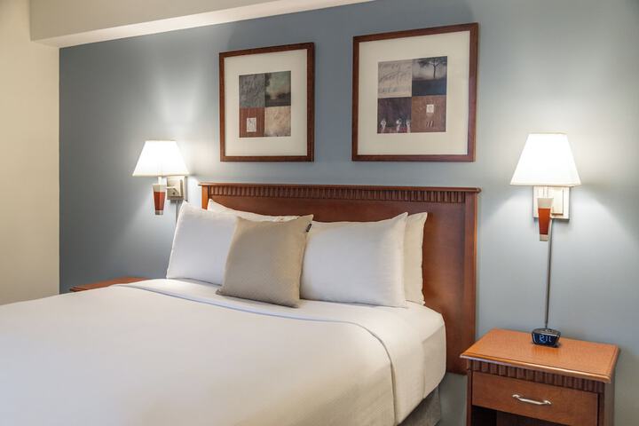 Room 103 of 161