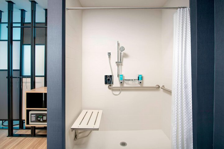 Room 15 of 30