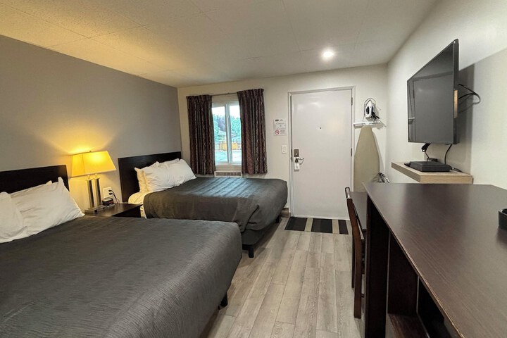 Room 9 of 28
