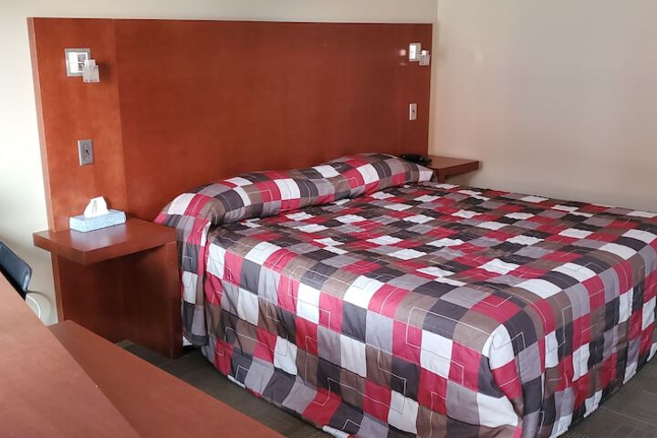 Falcon Motel Brossard