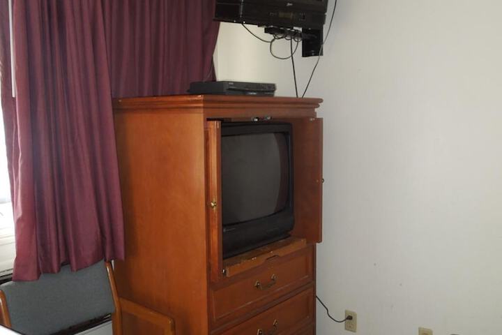 Room 13 of 30
