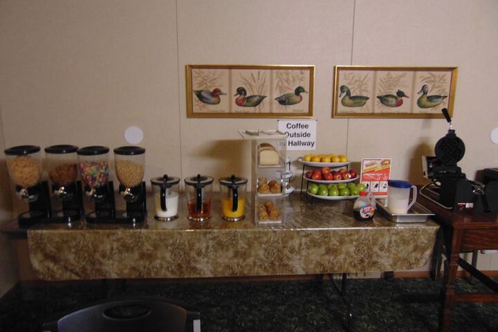 Breakfast/Coffee Service 28 of 31