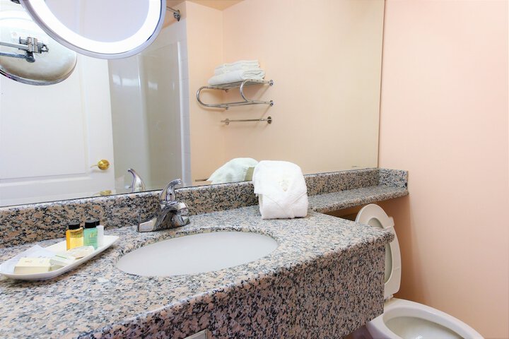 Crystal Star Inn Edmonton Airport