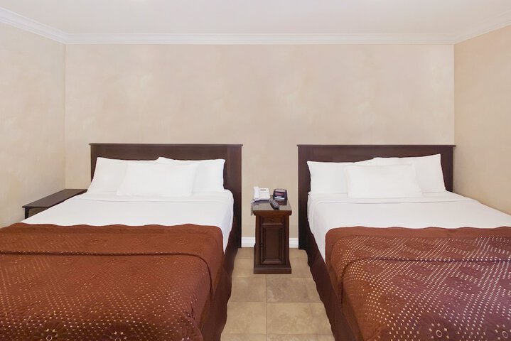 Nite Inn - Walking Distance to Universal Studios Hollywood