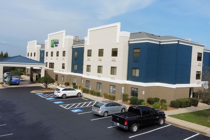 Holiday Inn Express & Suites Greenville Airport by IHG