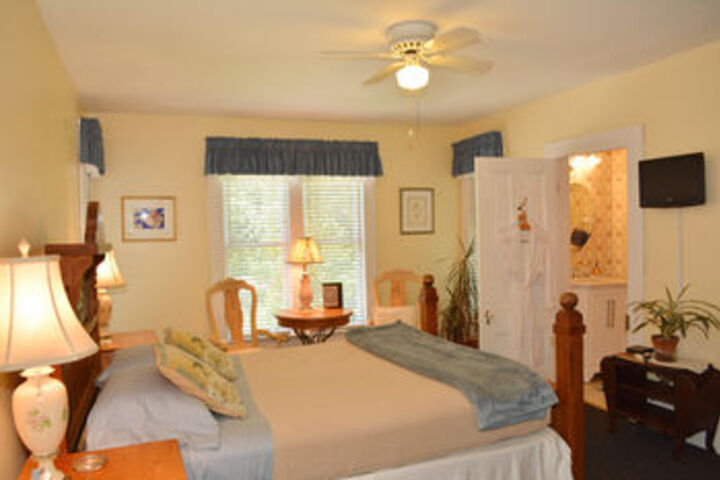 Deer Creek Inn