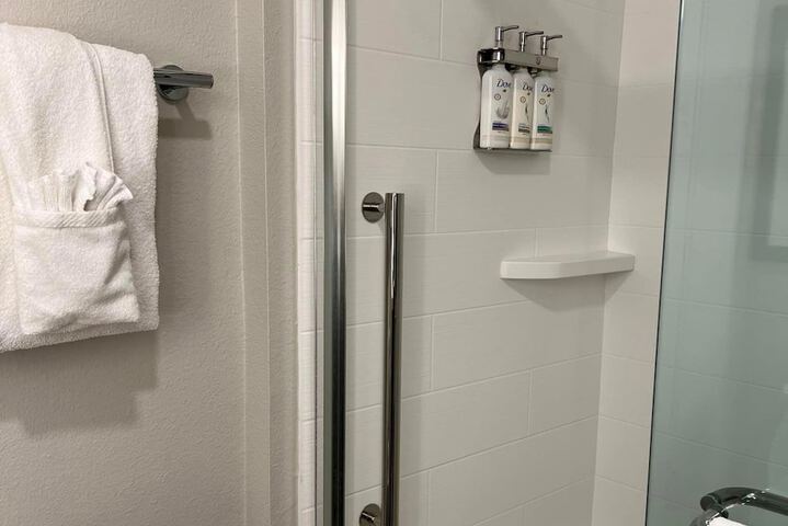 Holiday Inn Express & Suites Bryan - College Station by IHG