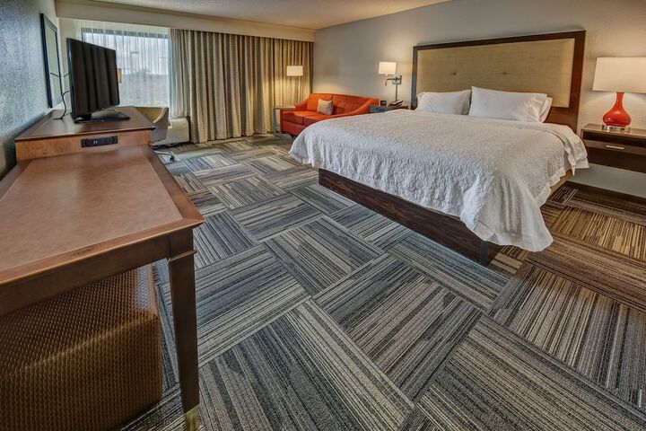 Room 11 of 28