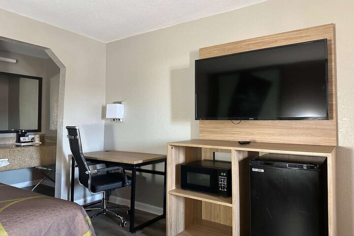 Room 40 of 49