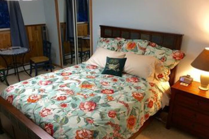 Fairbanks Moose Manor B & B