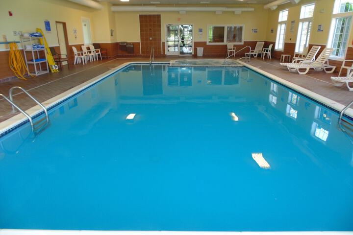 American Inn and Suites Houghton Lake