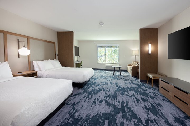 Room 25 of 39