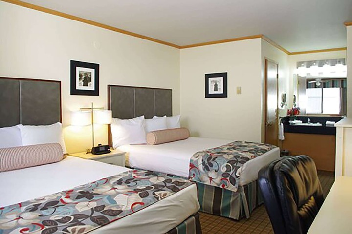 River House Inn a Baymont by Wyndham