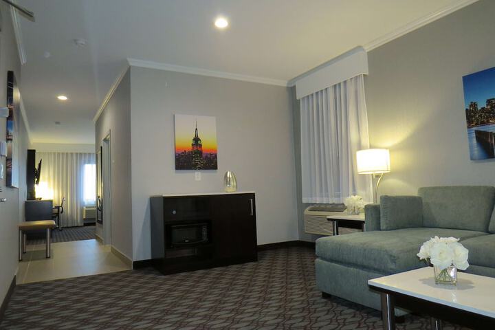 Room 27 of 37