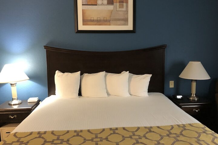 Room 6 of 23