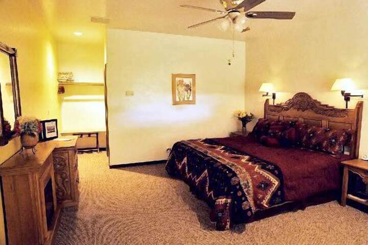 Room 21 of 38