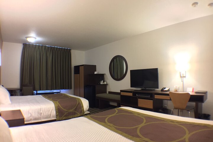 Room 8 of 43