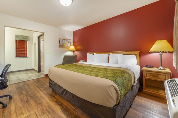 Room 5 of 18