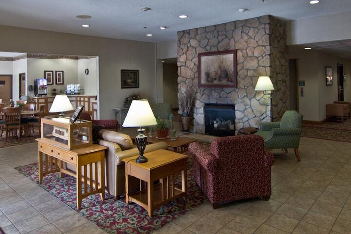 Coshocton Village Inn and Suites