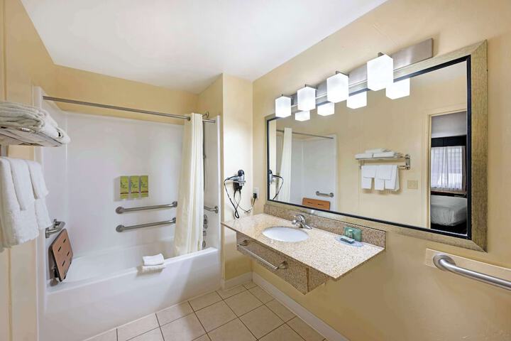 Best Western Snyder Inn