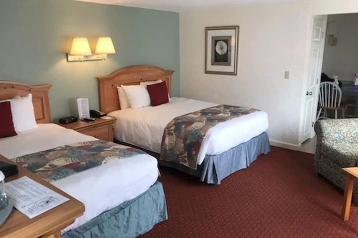 The Corsair & Cross Rip Oceanfront Resort